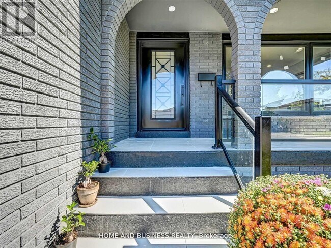 Photo - 470 Louis Dr