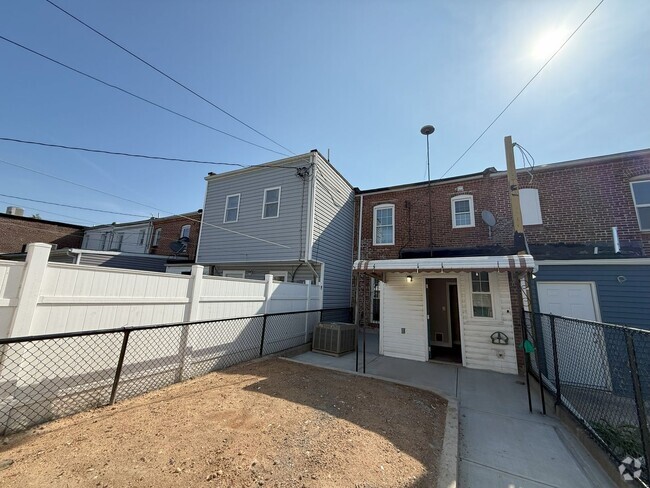Building Photo - Fully Renovated 2BR Home w/ Fenced Yard & ...