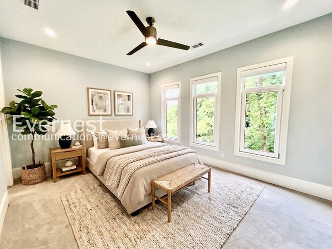 Photo - 5-Bed/4-Bath/Voucher Accepted/Available Now!