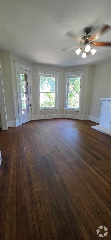 Building Photo - 4330 N Sheridan Rd Unit Apt 2