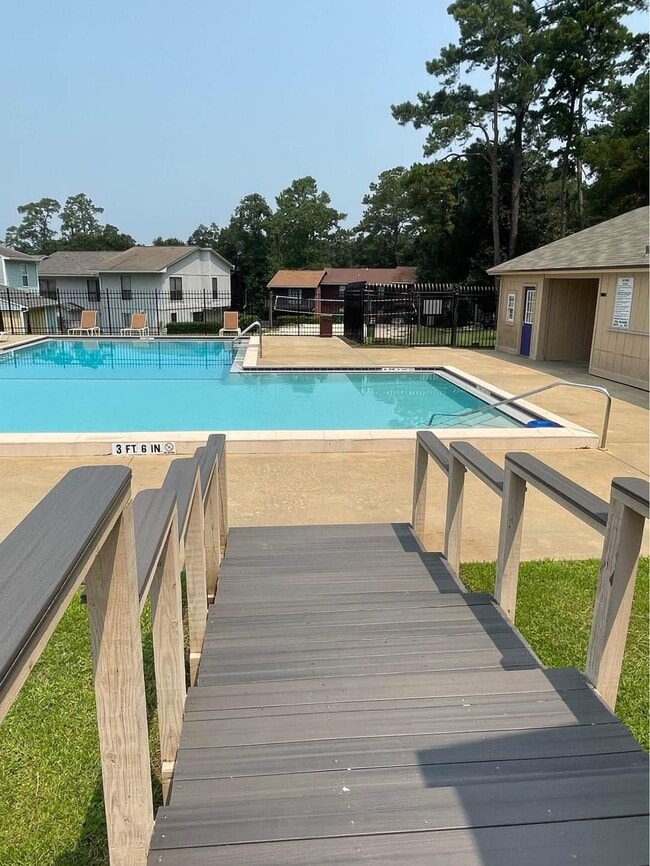 Photo - 786 Timberwood Cir E