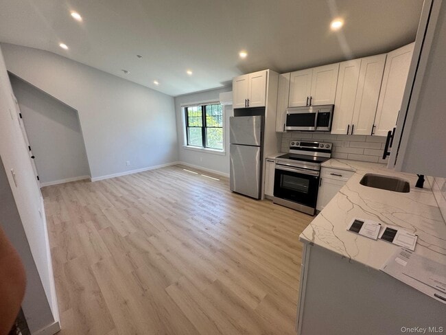 Photo - 544 Locust Ave Unidad 3A