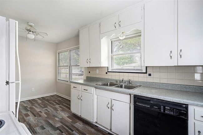 Photo - 3001 Rust Ave