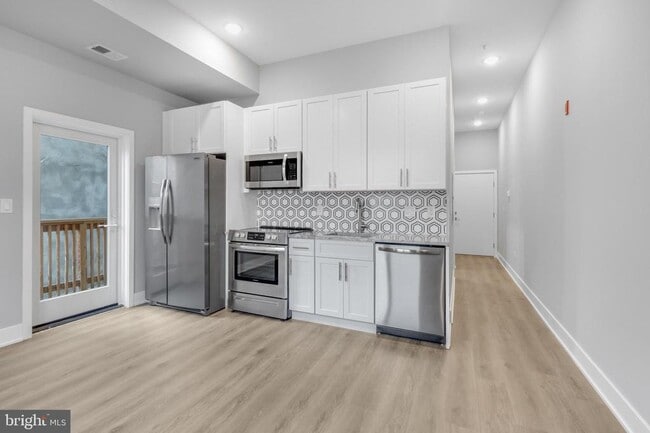 Photo - 2119 N Front St Unit 204