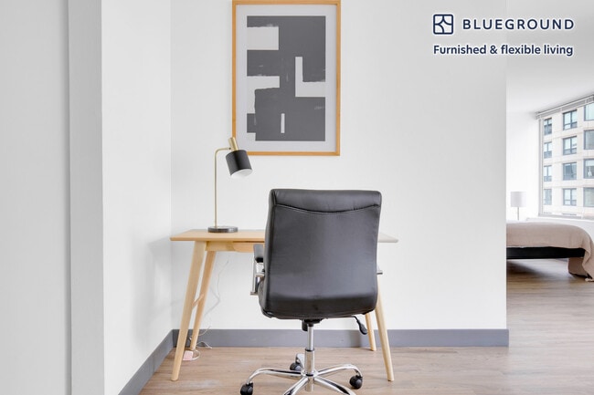 Photo - 420 E Ohio St Unit FL11-ID583