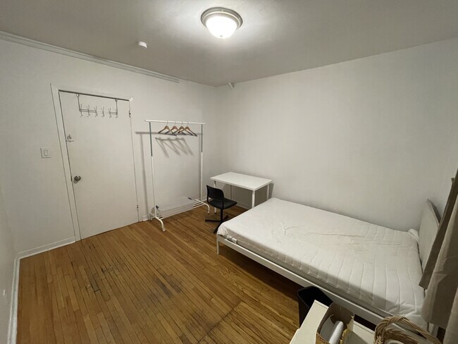 Photo - 163 Brunswick Av