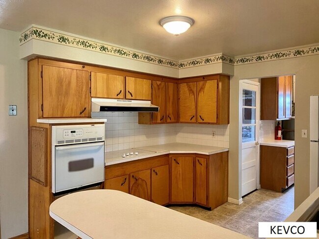 Photo - Awesome Four Bedroom Home by CSU Campus!