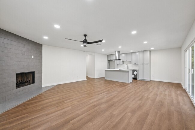 Photo - 14 Fiddleleaf Ct