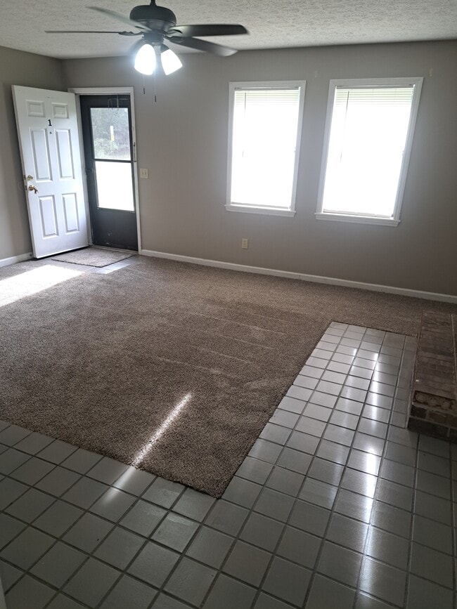 Photo - 271 E Wright St Unit Apartment1