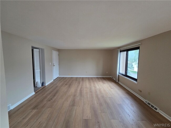 Photo - 55 Greenwich Dr