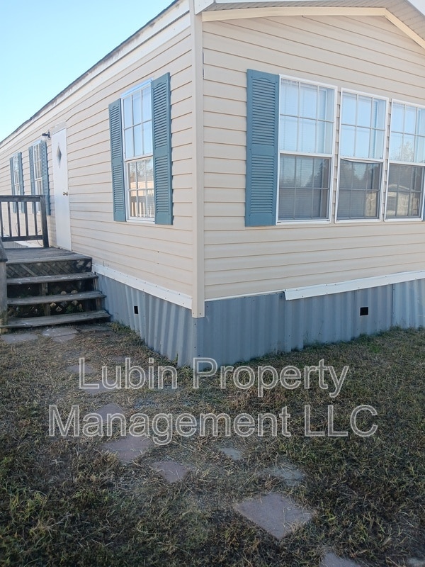 Building Photo - 72 Christopher Cir