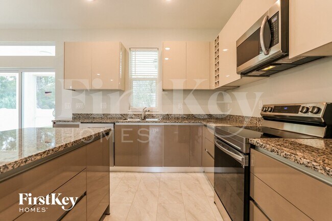 Photo - 4391 Cuthbert Ave