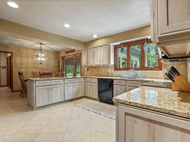 Photo - 7832 Country Brook Ln