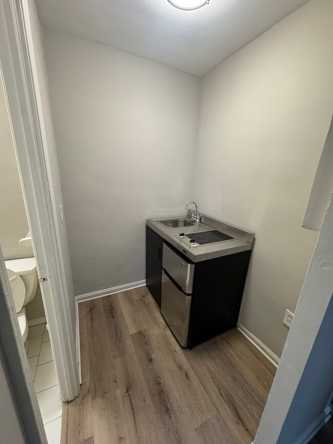 Studio $731-758
