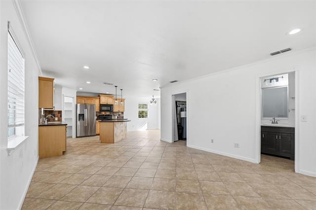 Photo - 633 Rose Garden Dr