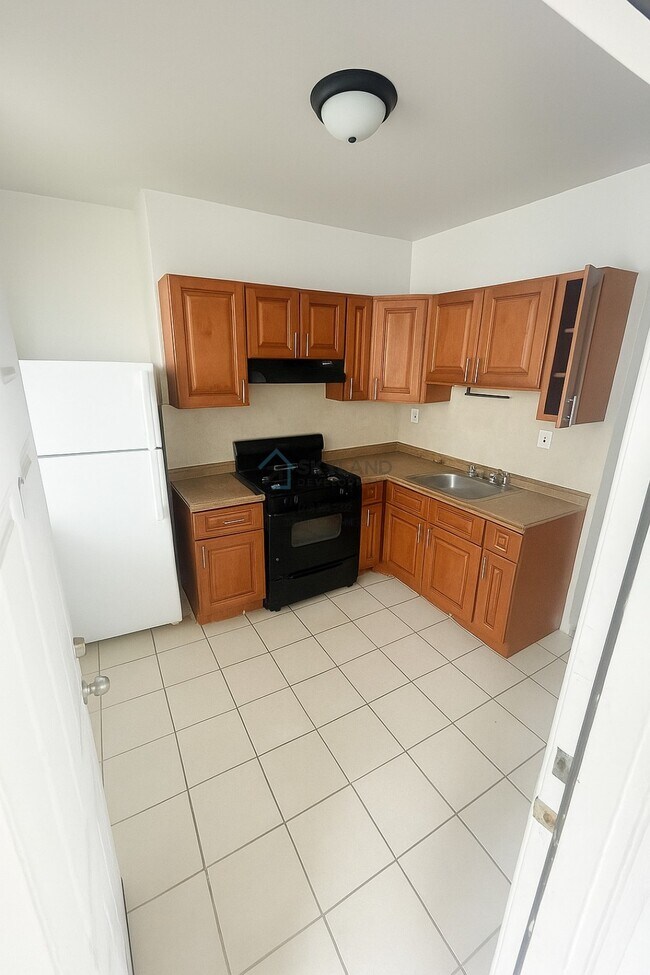 Photo - 6020 Upland St