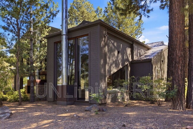 Photo - 1185 W University Ave Unidad #235
