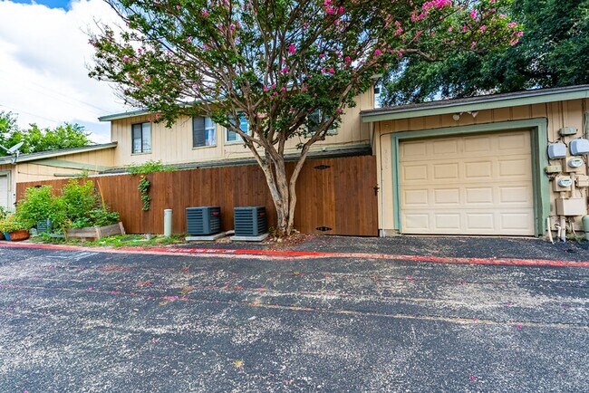 Photo - 9604 Blue Creek Ln