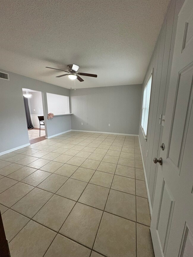 Photo - 4405 Lakeside Dr