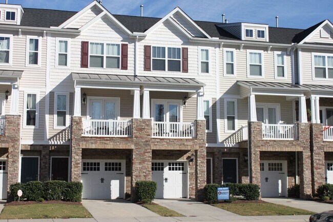 3 Story Townhome near Brier Creek! - 3 Story Townhome near Brier Creek!