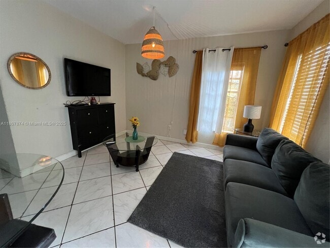 Building Photo - 55 NW 69th St Unit APT E