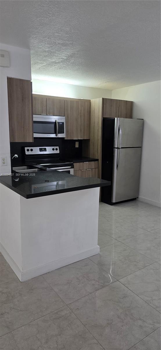 Building Photo - 11460 NW 42nd St Unit 11460