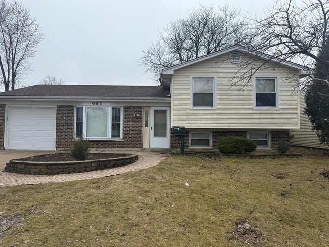 Photo - 982 Hastings Ln