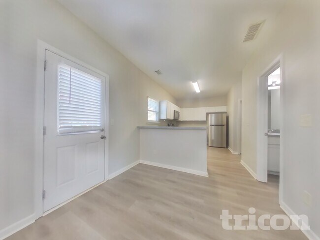 Photo - 17 Carriage Hls Dr SE