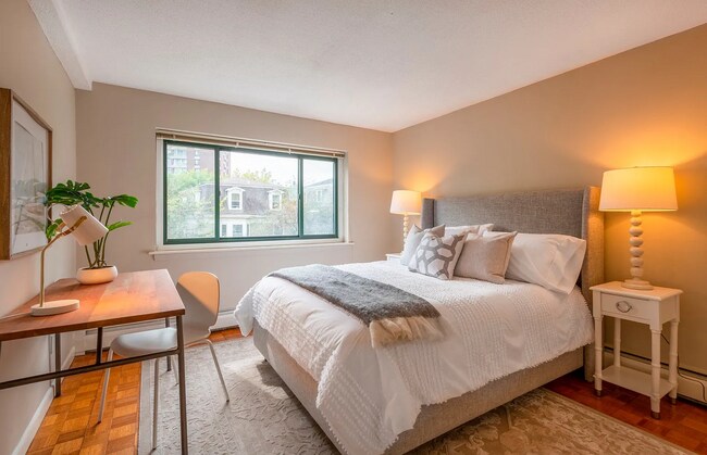 Photo - 371 Harvard St Unit 2