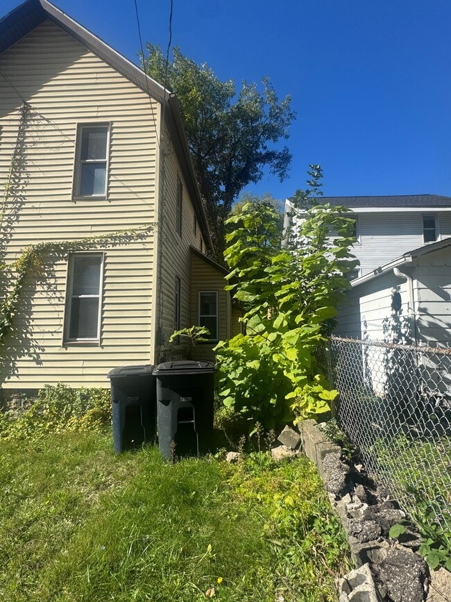 Photo - 360 Turner St