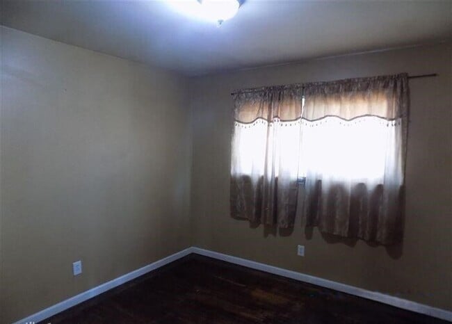 Photo - 26520 Thomas Dr