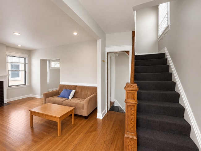 Photo - 6 Bed/2 Bath Mins. from UC Campus $600/pp ($3,600/mo)!