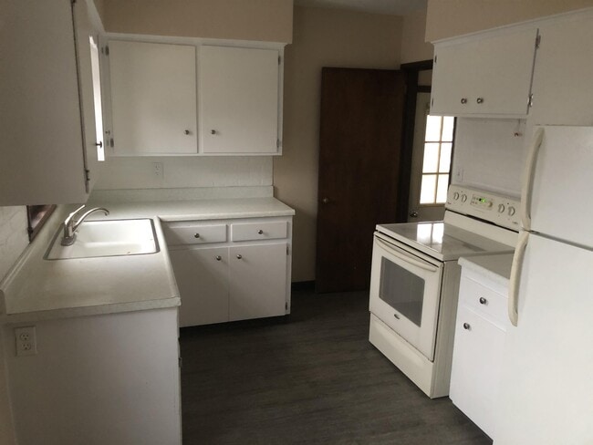 Photo - 32 Wilson Ave SW