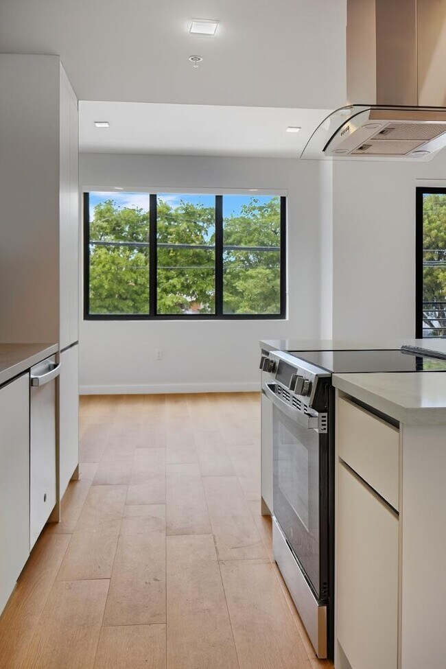 Photo - 1376 SW 4th St