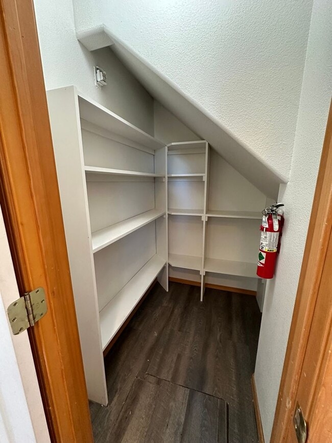 Photo - BONUS RENT SPECIAL! Spacious 4 Bed, 2.5 Ba...