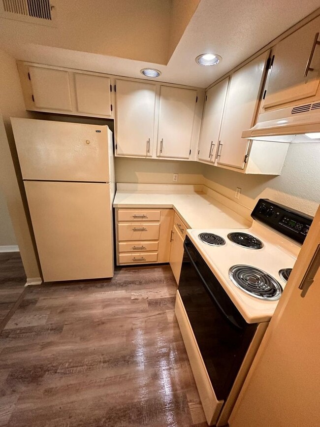 Photo - V2235 Unit V2235