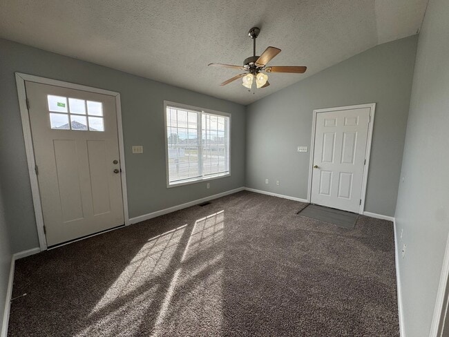 Photo - Spacious 3 bedroom, two bathroom home close to GM, Magna and Industrial Park