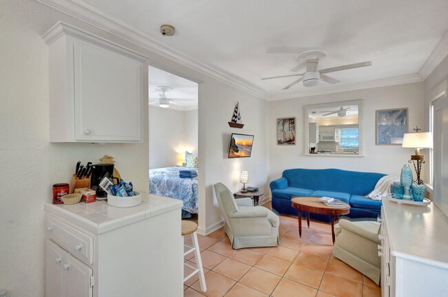 Photo - 519 28th St Apartment Unit B