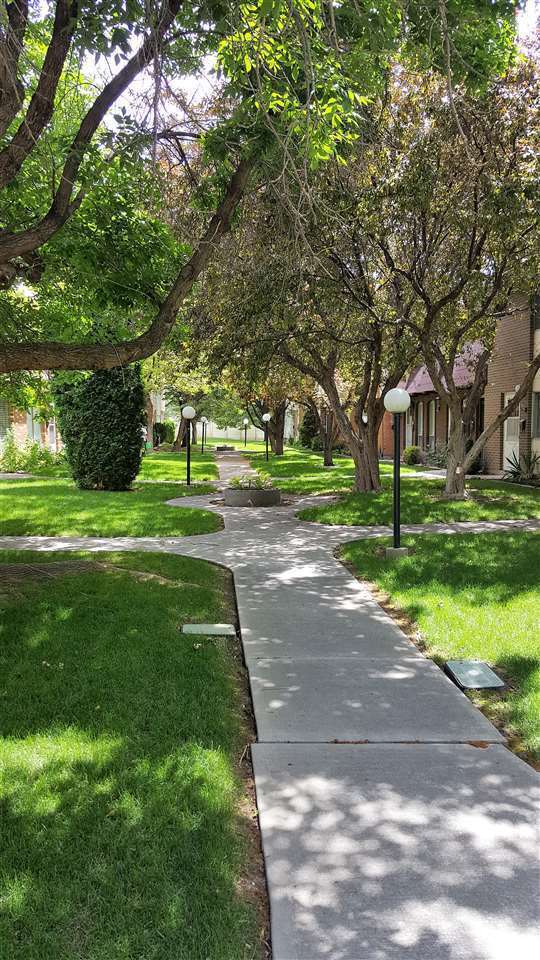 Building Photo - 922 McKinley Ave Unit E