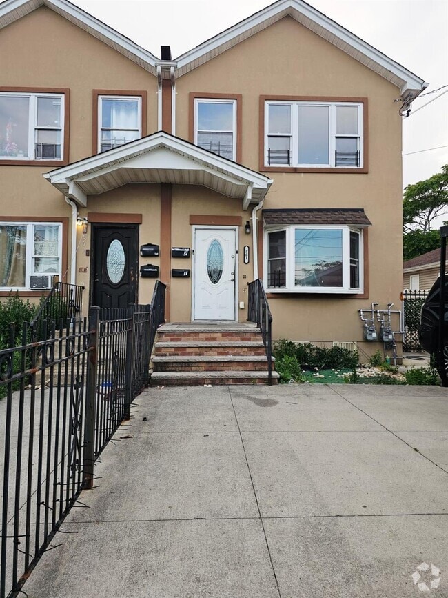 Building Photo - 561 Beach 43rd St Rental