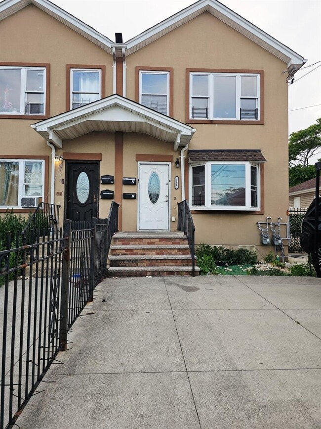 Photo - 561 Beach 43rd St Apartamento