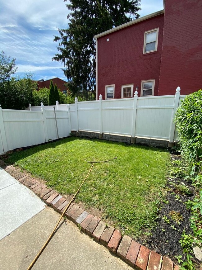 Photo - Beautiful Three Bedroom Townhouse in Northwest Lancaster City!