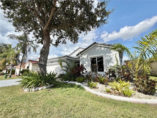Photo - 415 NW 165th Ave