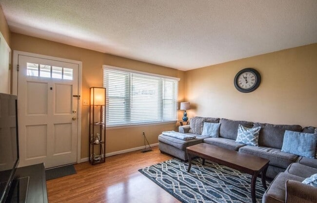 Photo - 268 Bellehaven Dr