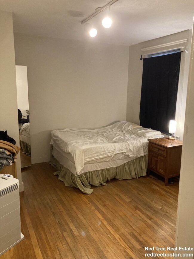Building Photo - 1673 Commonwealth Ave Unit 2 Rental