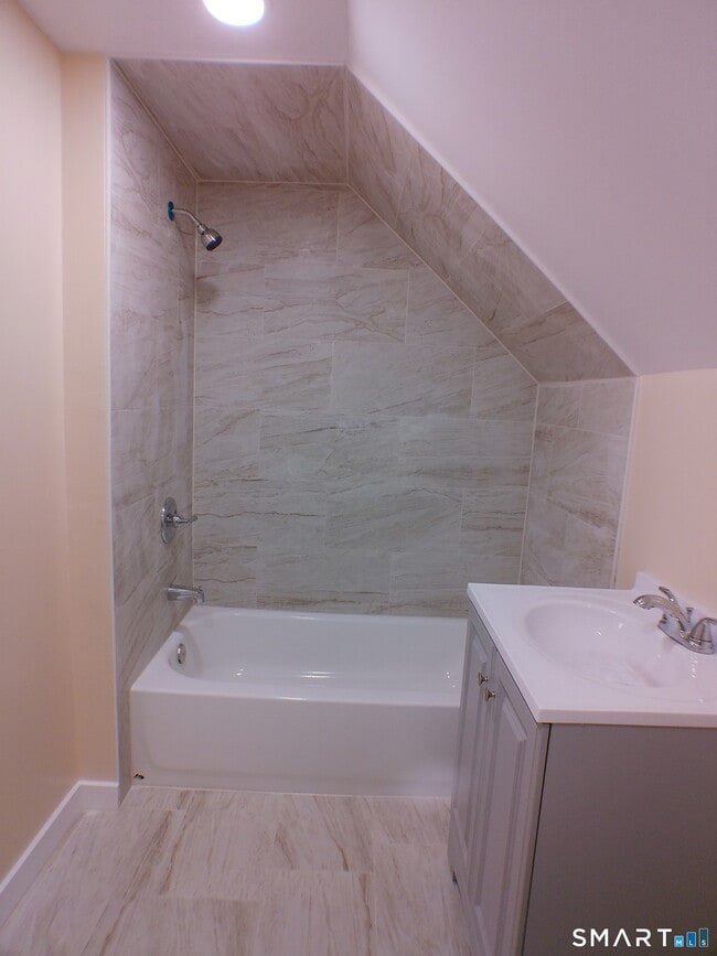 1698 North Ave Unidad 3