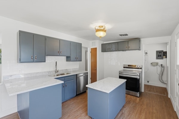 785 Simoron Dr