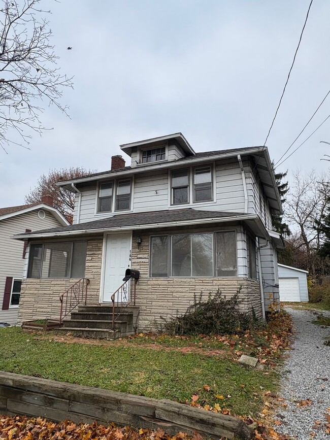 Building Photo - Spacious 4-Bedroom Akron Home with Garage | Open House Feb 5