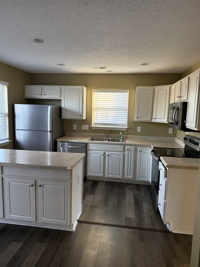 Photo - 1914 Ray Alexander Dr