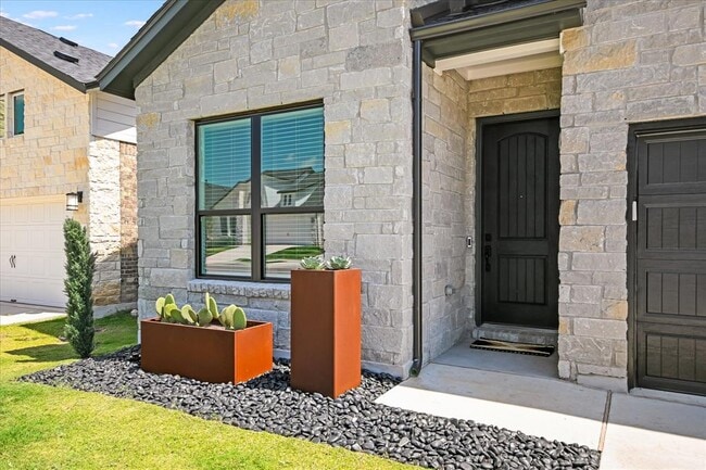 Photo - 253 Darley Oak Dr
